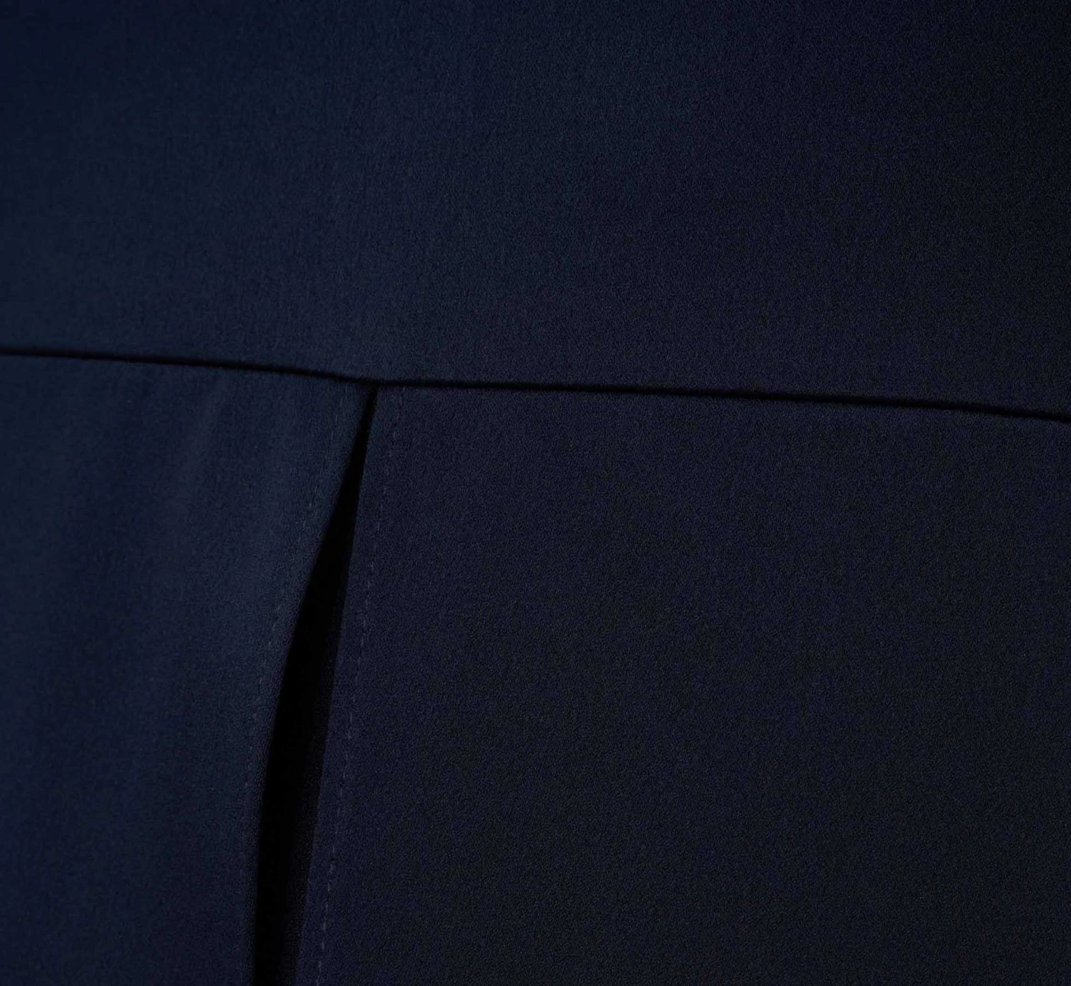 Adrianna Papell Plus Size Satin Crepe Ruffled Cropped Jumpsuit In Dark Navy 8 Adrianna Papell Plus Size Satin Crepe Ruffled Cropped Jumpsuit In Dark Navy - Image 6